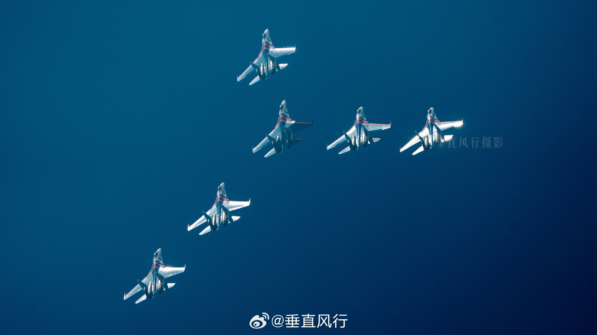 航空美学，苏霍伊无疑是毫无争议的代表#航空创作计划##索尼航空摄影之家##珠海国际航展# ​