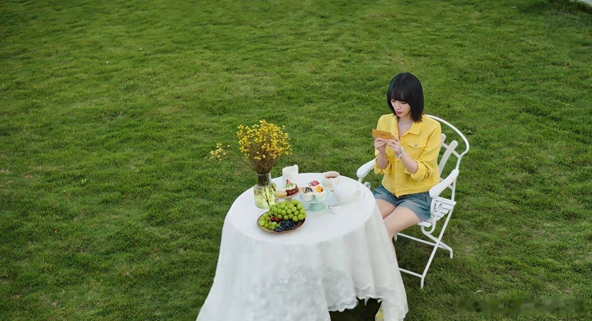 #黄灿灿[超话]# 还有电影感呀🎬 ​