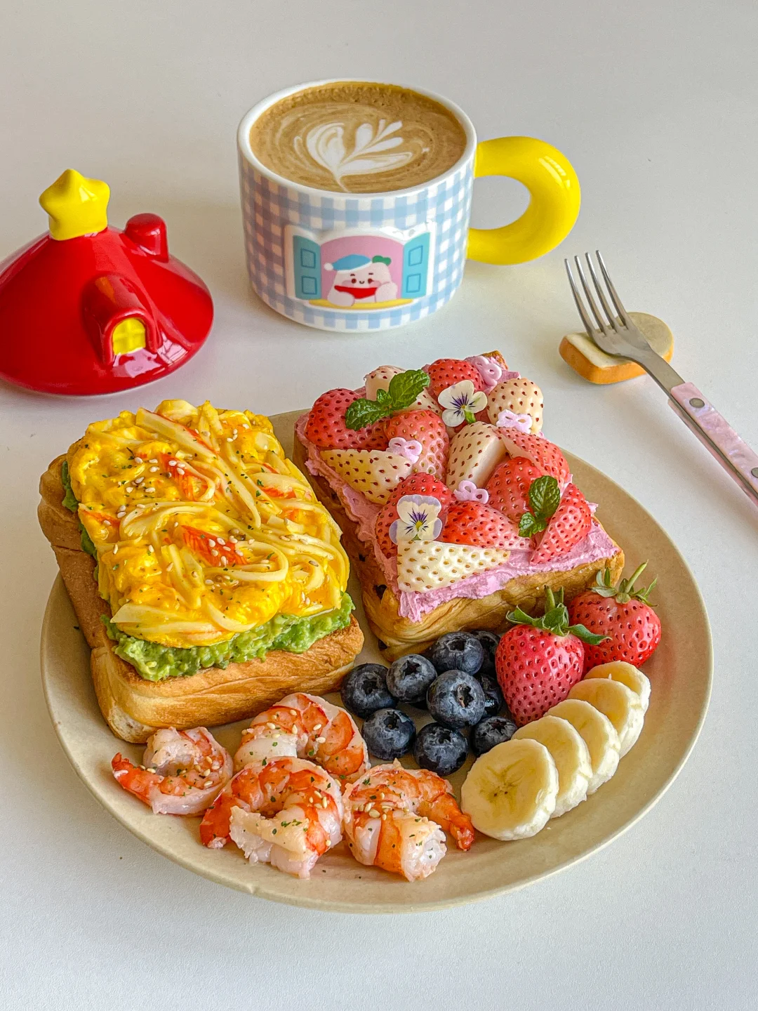 漂亮brunch🍳吐司三明治虾仁拼盘☕️热拿铁