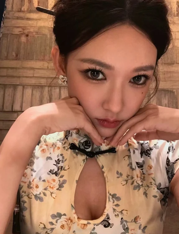 程潇ins更新！好美！