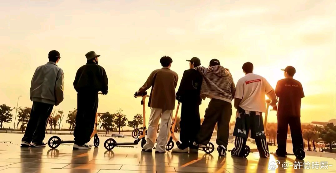 #时代少年团[超话]#  tnt#时代少年团 肆载驰夏正风华#  tnt#时代少年团永远在一起# 

梦醒无法掩盖流下的泪 

​
