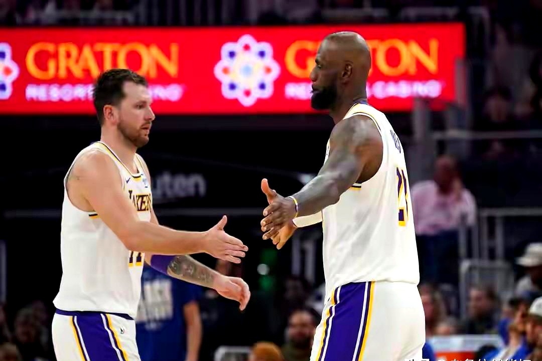 今年的西部季后赛，打着打着，怎么感觉成了一场“伤病大逃杀”？！    ...