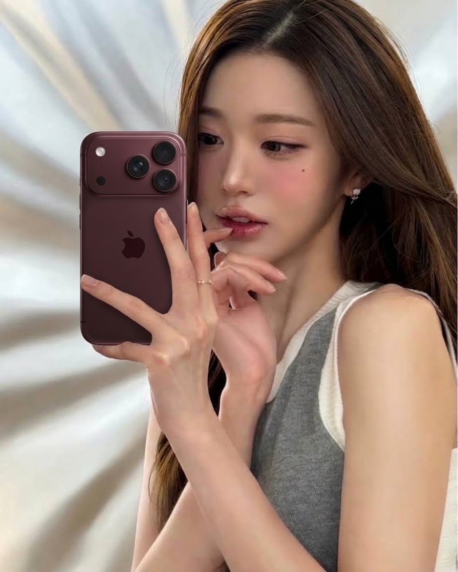 刷到一个漂亮小姐姐已经用上了首发版 iPhone18Pro（勃艮第红色）[哆啦A梦吃惊]你有被种草吗？ ​
