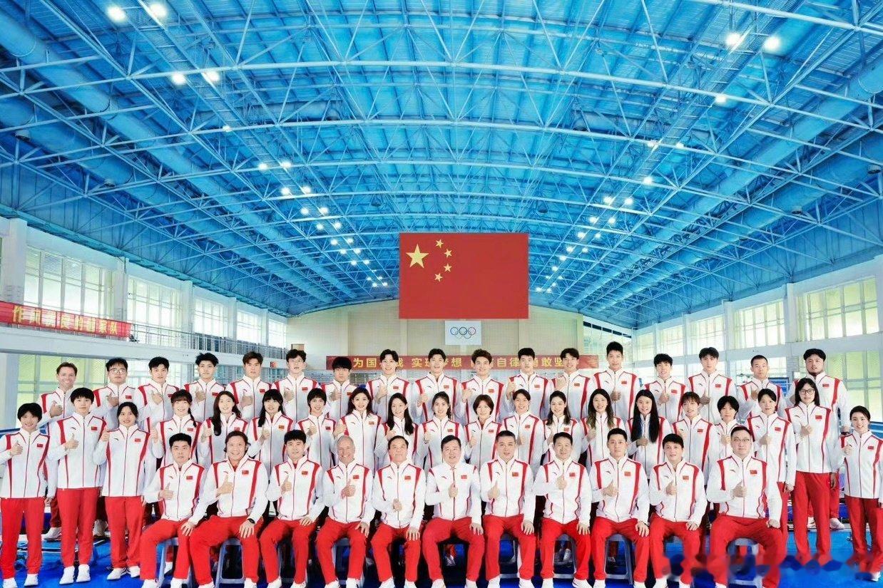 中国游泳队30金13银11铜，多么耀眼的成绩！为国争光的健儿们辛苦了！ ​