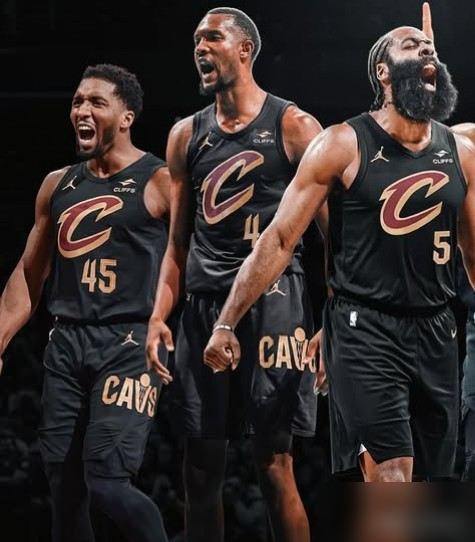 笑死，赛前100%专家看好活塞，现在被魔术摁着打，脸疼不疼？ 你想想...