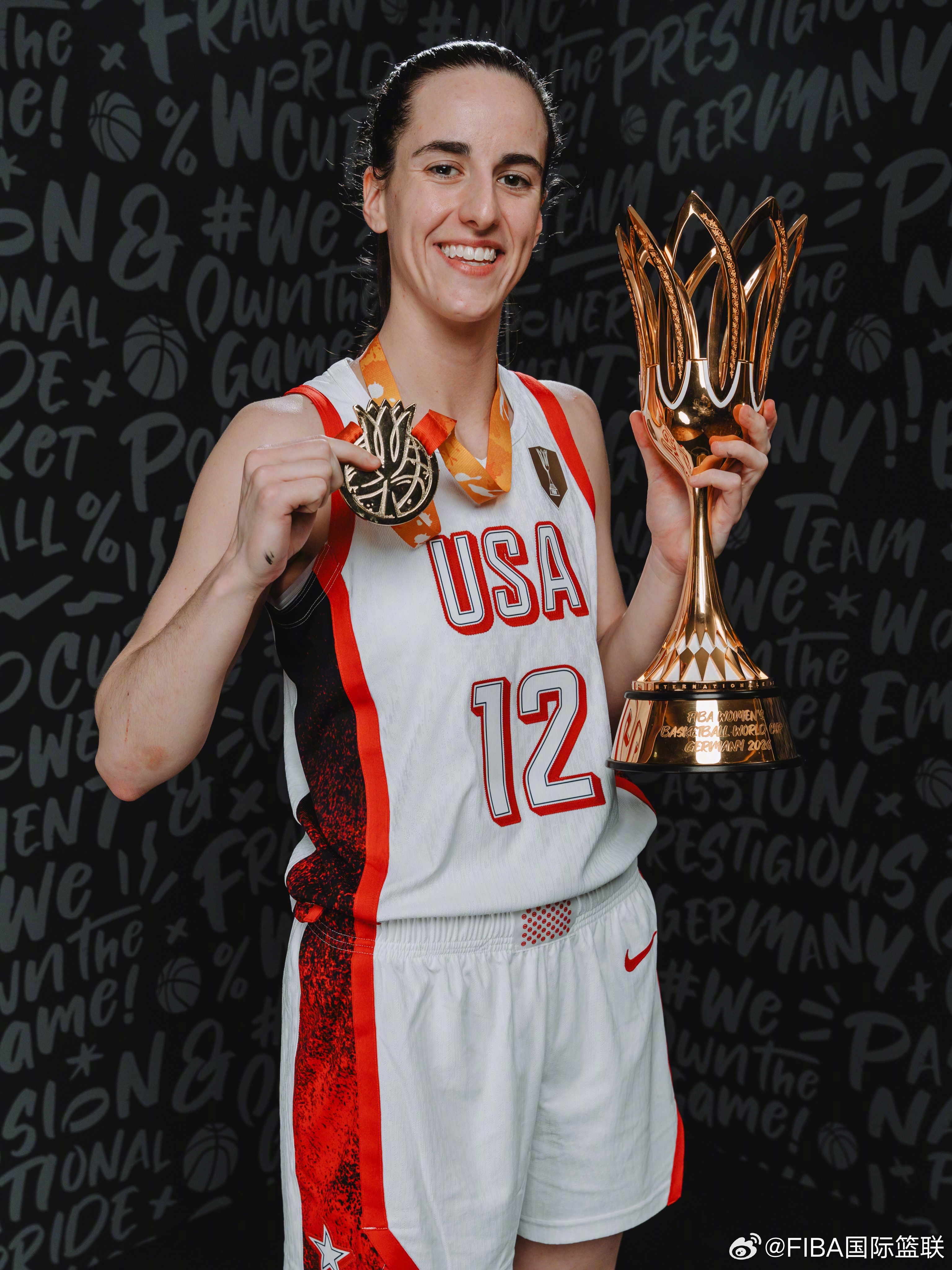 🏆冠军福利！

独属2026 #女篮世界杯# 冠军🇺🇸美国队

具体球员
4️⃣号 佩奇·布克斯
5️⃣号 索尼亚·希特隆
6️⃣号 莱恩·霍华德
7️⃣号 凯莱亚·库珀
8️⃣号 切尔西·格雷
9️⃣号 吉吉·伊利亚范
🔟号 布丽安娜·斯图尔特
1️⃣1️⃣号 娜菲莎·科利尔
1️⃣2️⃣号 凯特琳·克拉克
1️⃣3️⃣ ​