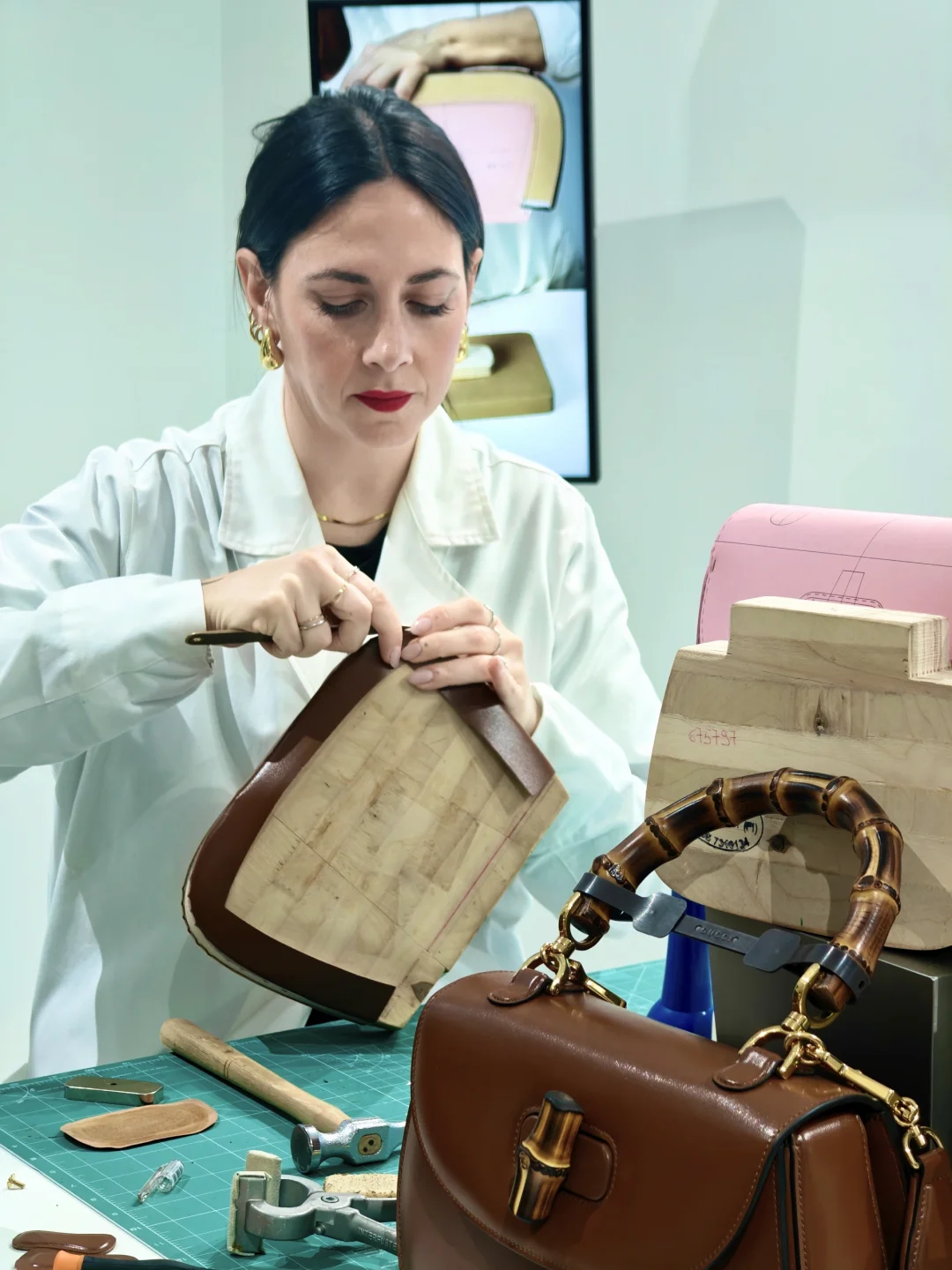 6天限定！孙科别墅解锁GUCCI竹节包快闪