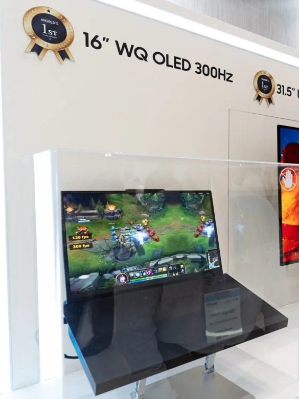 三星展示新款游戏本 OLED 屏

16 英寸 2.5K 300Hz

作为参考，现款是 2.5K 240Hz。明年的高端游戏本应该能用上。 ​
