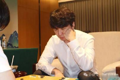 7月30日，第六届“嵊州杯”中国王中王围棋争霸赛冠亚军决赛在嵊州市进行...
