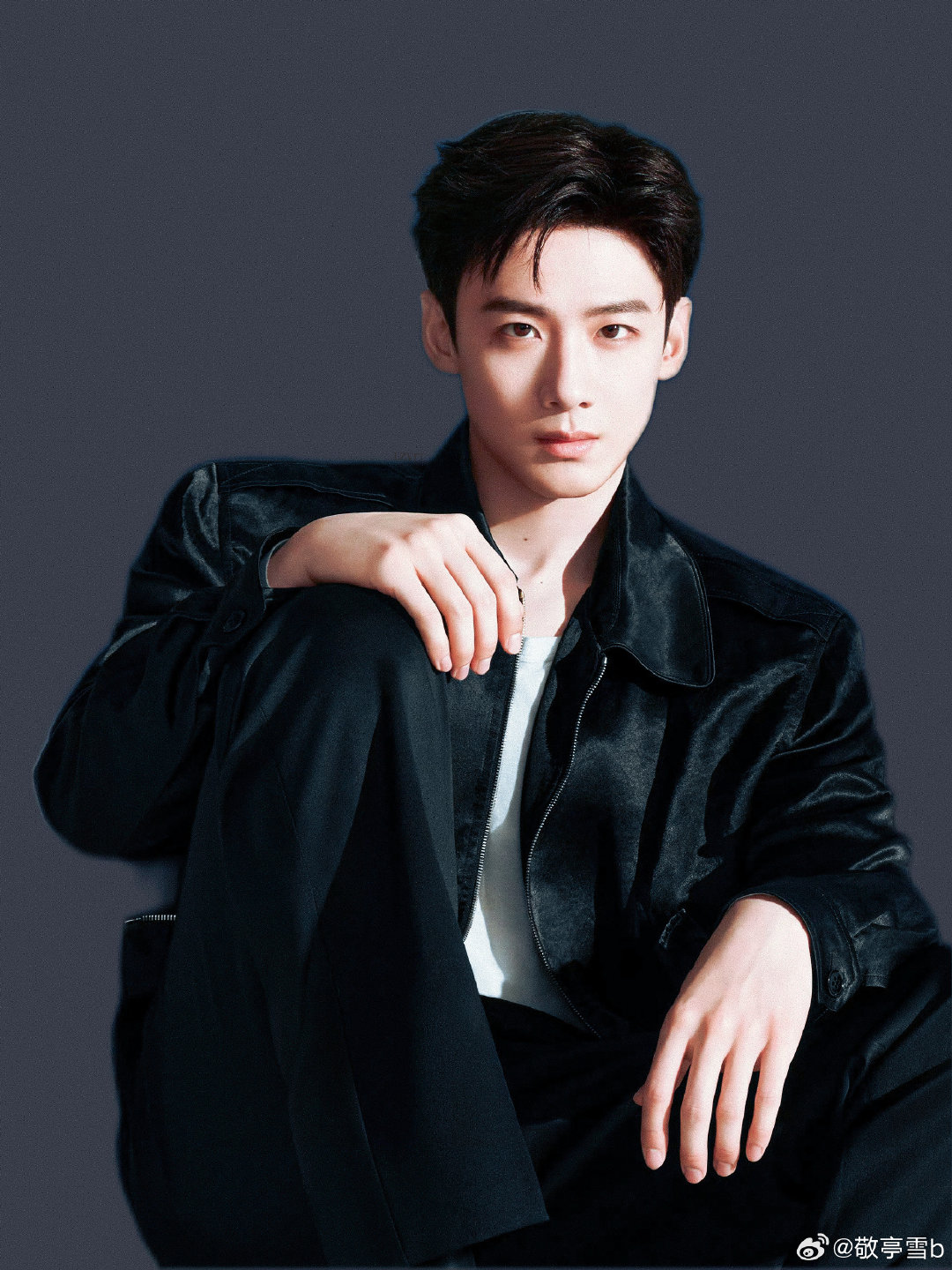 #白敬亭范丞丞你俩搁这对暗号呢#真的要被这段互动笑疯！白敬亭和范丞丞轮流唱起对方的歌，一来一回像专属接头暗号。居然对彼此的作品这么熟悉，默契直接拉满，已经狠狠期待两个人能来一场正式的音乐合作了。[偷笑][偷笑][偷笑] ​