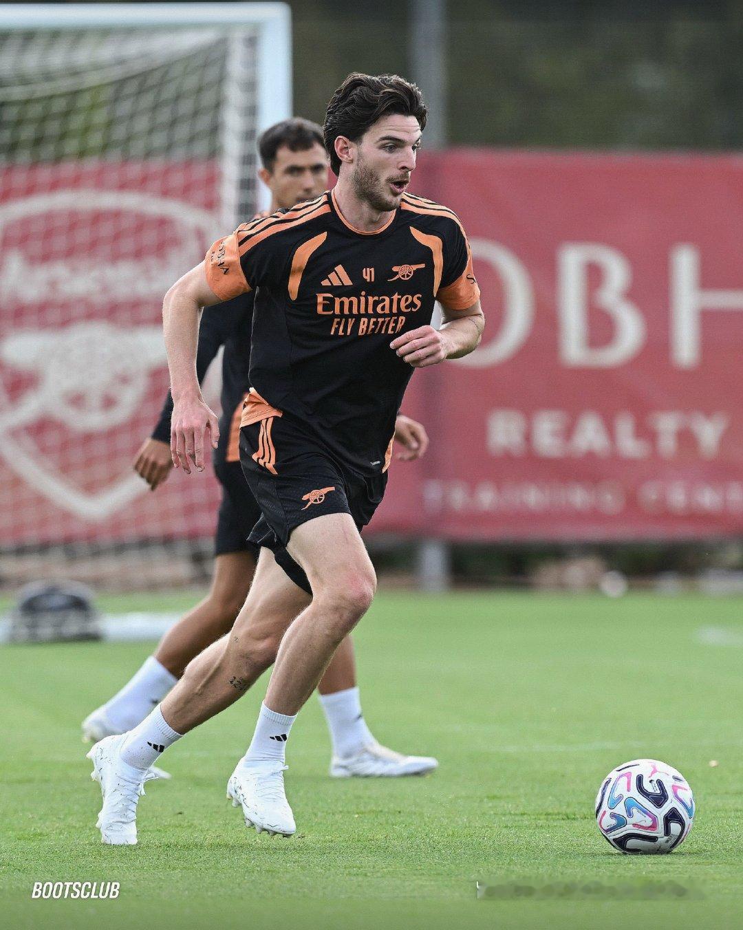 保密意识挺强

赖斯可能要换球鞋品牌
#阿森纳[超话]##英超联赛# ​