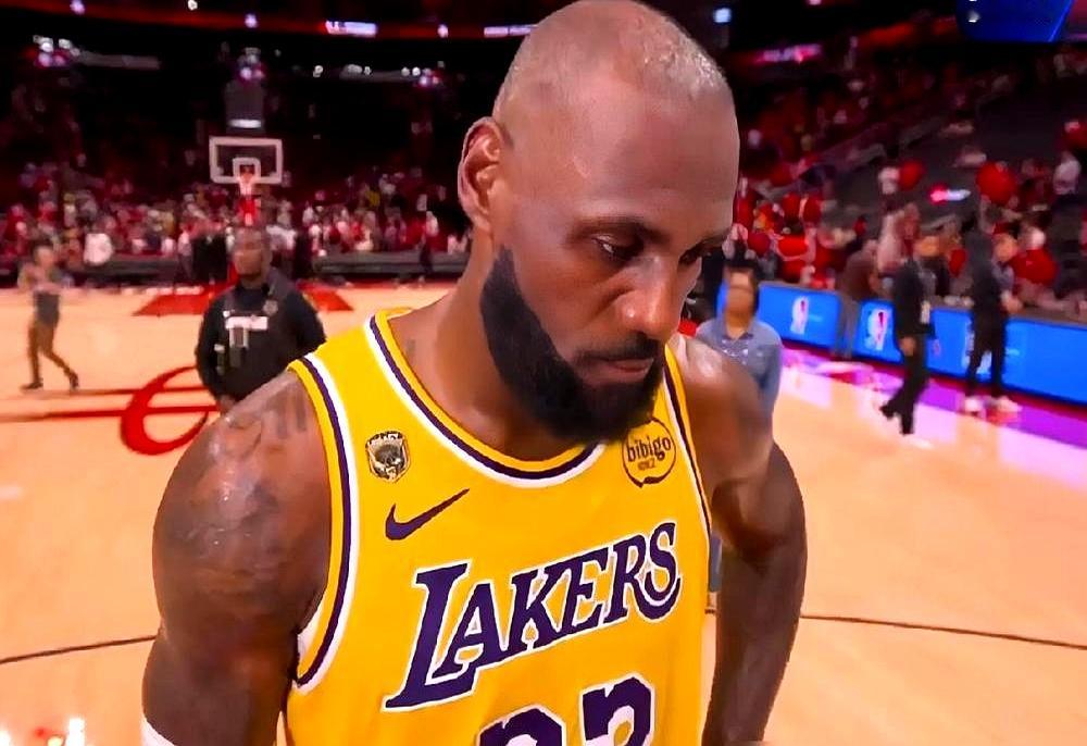 别再喊心疼詹姆斯了，人家根本不需要。    41岁，东契奇和里夫斯全伤...