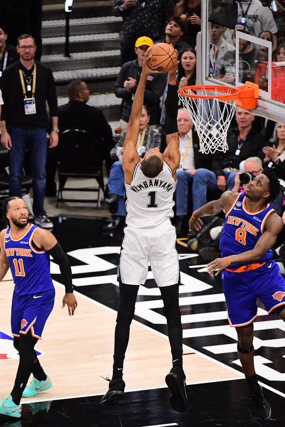 帕克：文班亚马可能是目前NBA最好的球员🫡