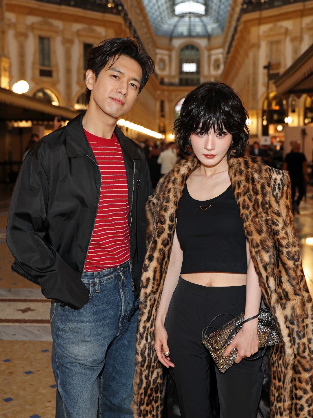 杨幂VogueWorld大秀场内图*2
好霸气好野的幂[酷]来自voguetaiwan的分享～ ​