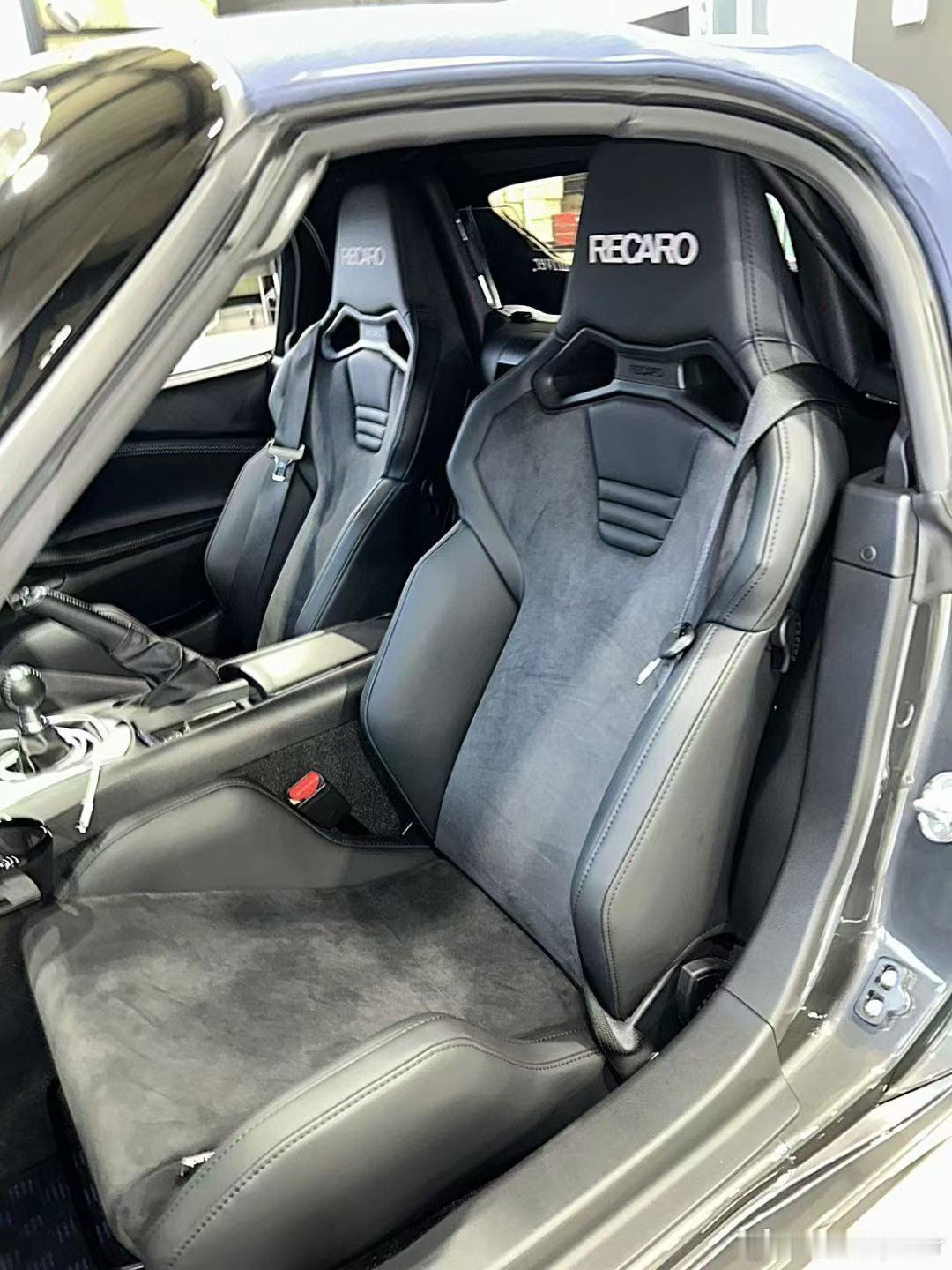#座椅改装##马自达# MX-5 升级 RECARO SR-S 就位 ​