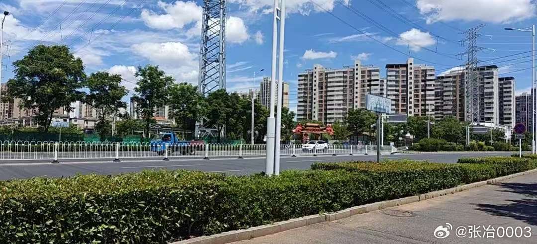 #城市观察员# 行政调解化纠纷 为民解忧护权益——株洲市交通运输局成功调解一起货运运费纠纷

近日，株洲市交通运输局指导市交通运输综合行政执法支队荷塘执法大队，成功调解一起持续近一年的货运运费纠纷，矛盾双方达成一致并当场履行，实现“案结事了、事心双解”。群众诉求无小事，热线接诉即响应。 ​