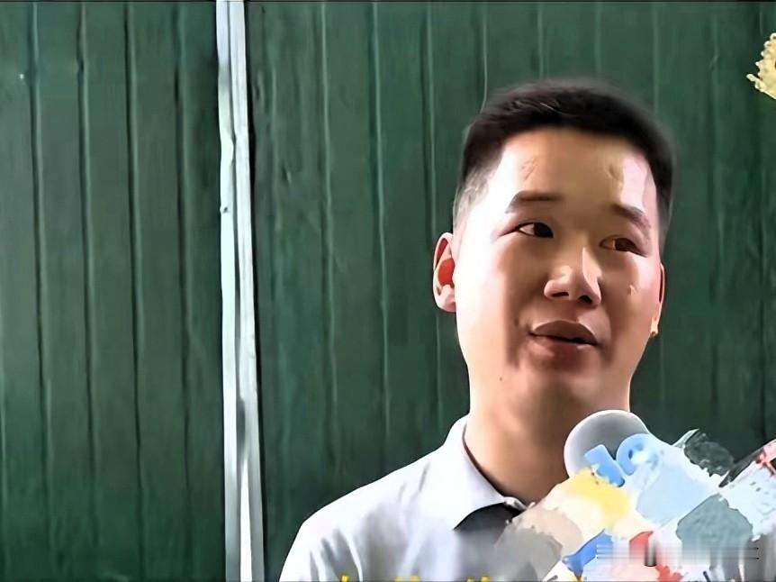 🍃“太吓人了！”2020年，杭州一男子买了一辆大众迈腾，开了三年，但他三岁的儿子一坐进车里，就不对劲，变得特别老实，开始孩子小不会说话，他没在意，后来孩子大了一点还是这样，他怀疑这辆车有问题，他找到4S店，不料却看到令他意想不到的一幕。

这名男子姓李。2020年8月，他买下这辆迈腾，主要用来接送刚