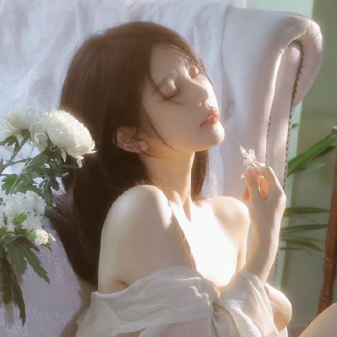 雪兰深扒小姐姐