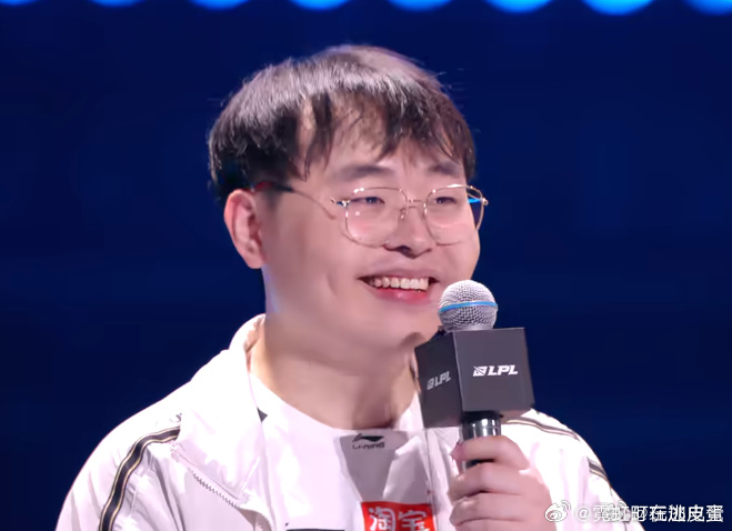 最新采访片段中，呼吸："Bin很厉害的选手，让我放狠话我自己都绷不住"。Bin："战绩优势很大，就没必要放狠话了"。两人先后手持LPL话筒表态，态度偏温和。blg没有等来igig无缘lpl决赛IG冒泡赛面对TES ​​​