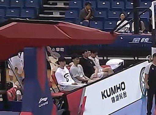 #cba##北京首钢[超话]# 

北京首钢76-69福建，夏联两连胜。

本场张鹏珲手感不错，三分球6中5，希望新赛季可以把他开发出来 。 ​