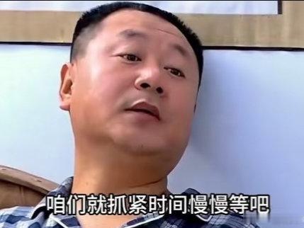 我想有一小片草原，然后养几头牛，养一匹马，养一条狗，养一只鸟，把头发剃成寸头，戴个大点的帽子，每天骑马带着狗和鸟去放牛，中午睡在牛背上，牛在地上，我在牛上，狗在我上，鸟在狗上  ​
