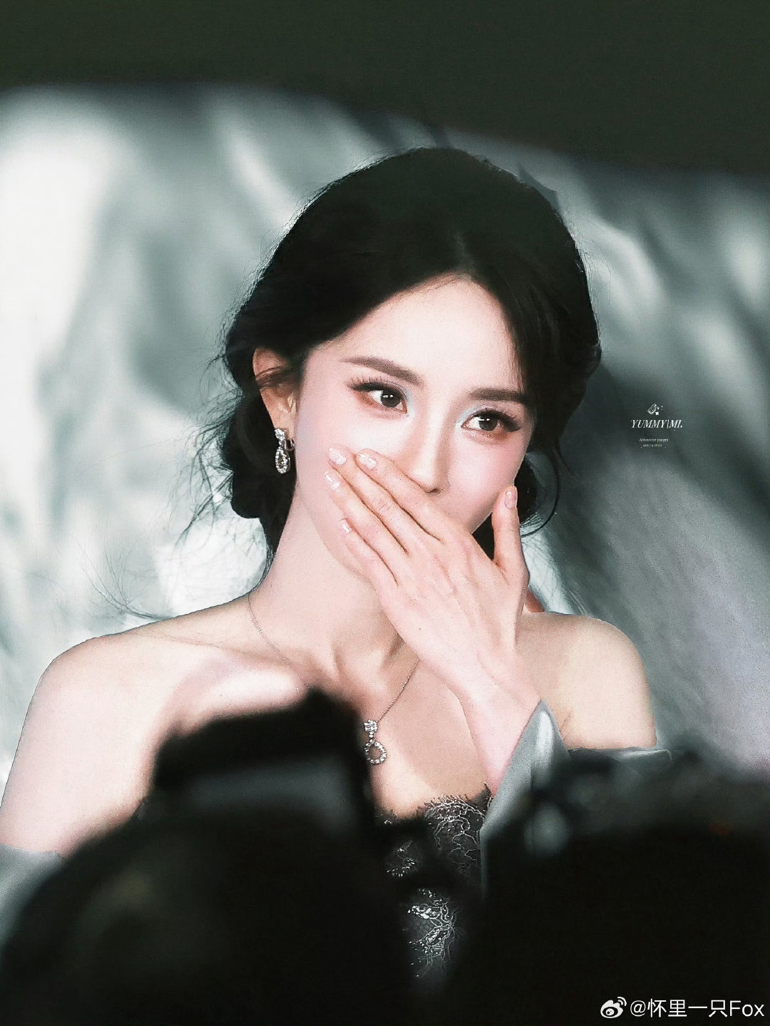 #杨幂[超话]#  “靠近光，追随光，成为光，散发光，期待光，感受光，热爱光” ​