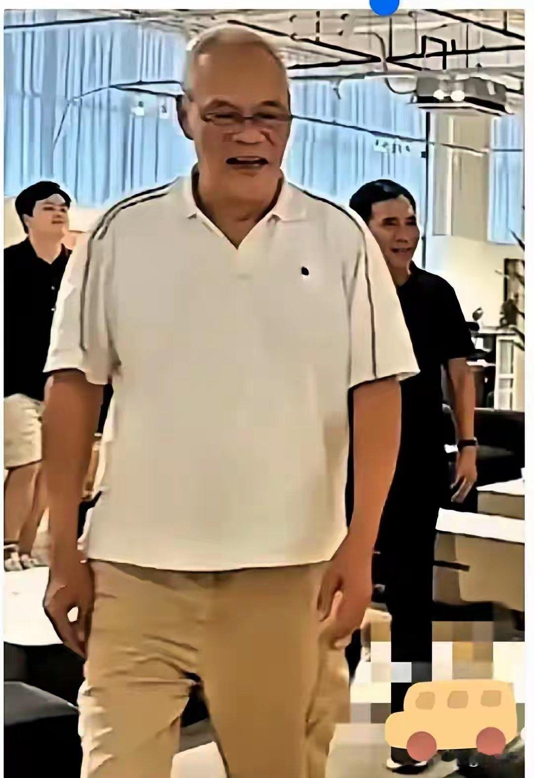 原来他是朱芳雨父亲，70岁身高193身姿挺拔，难怪能拿8个CBA 冠军 ​