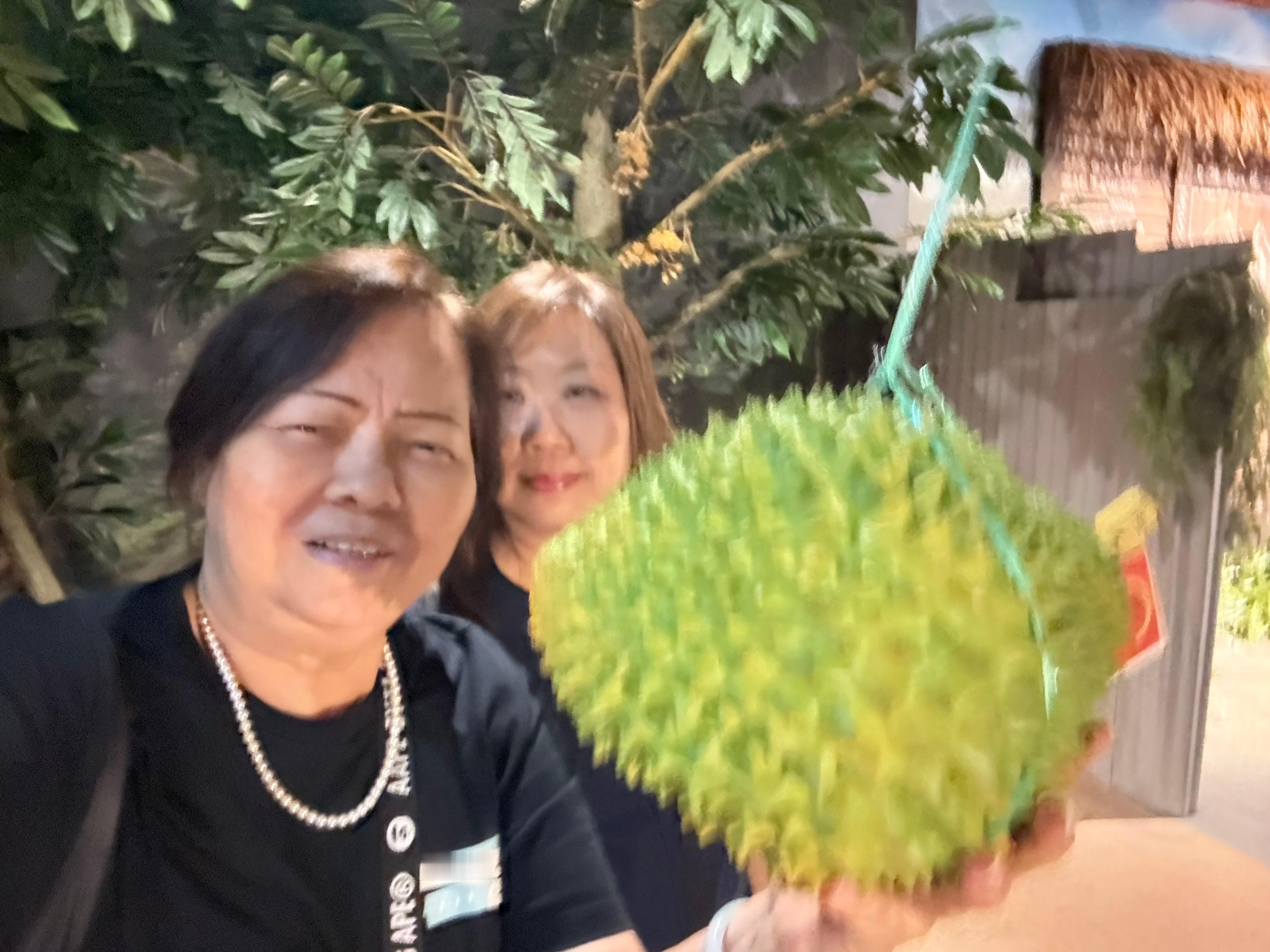 在吉隆坡走訪過的榴槤博物館和新峰肉骨茶。 ​