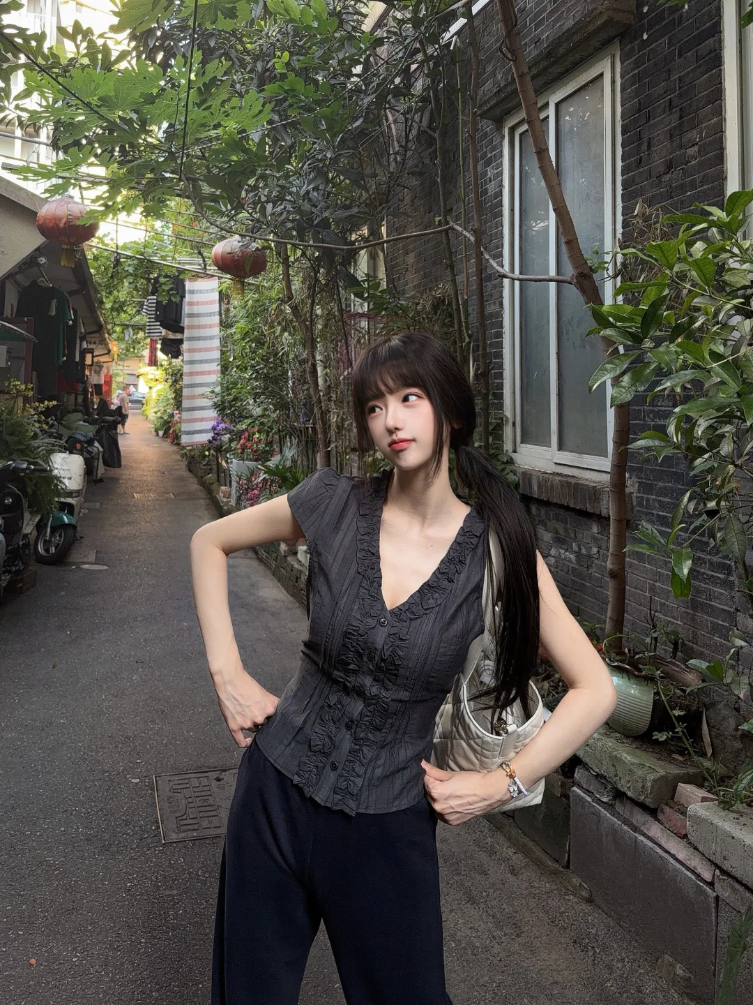 巷子里拍照📷