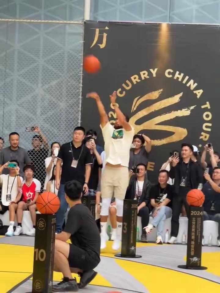 青春是一本仓促的书 我们含泪一读再读