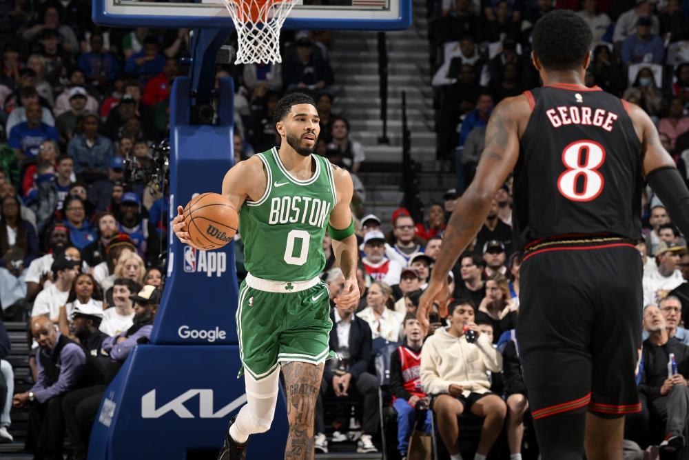 绿军大胜76人3-1夺赛点 獭兔30+7+11 鸭王32分 大帝复出2...