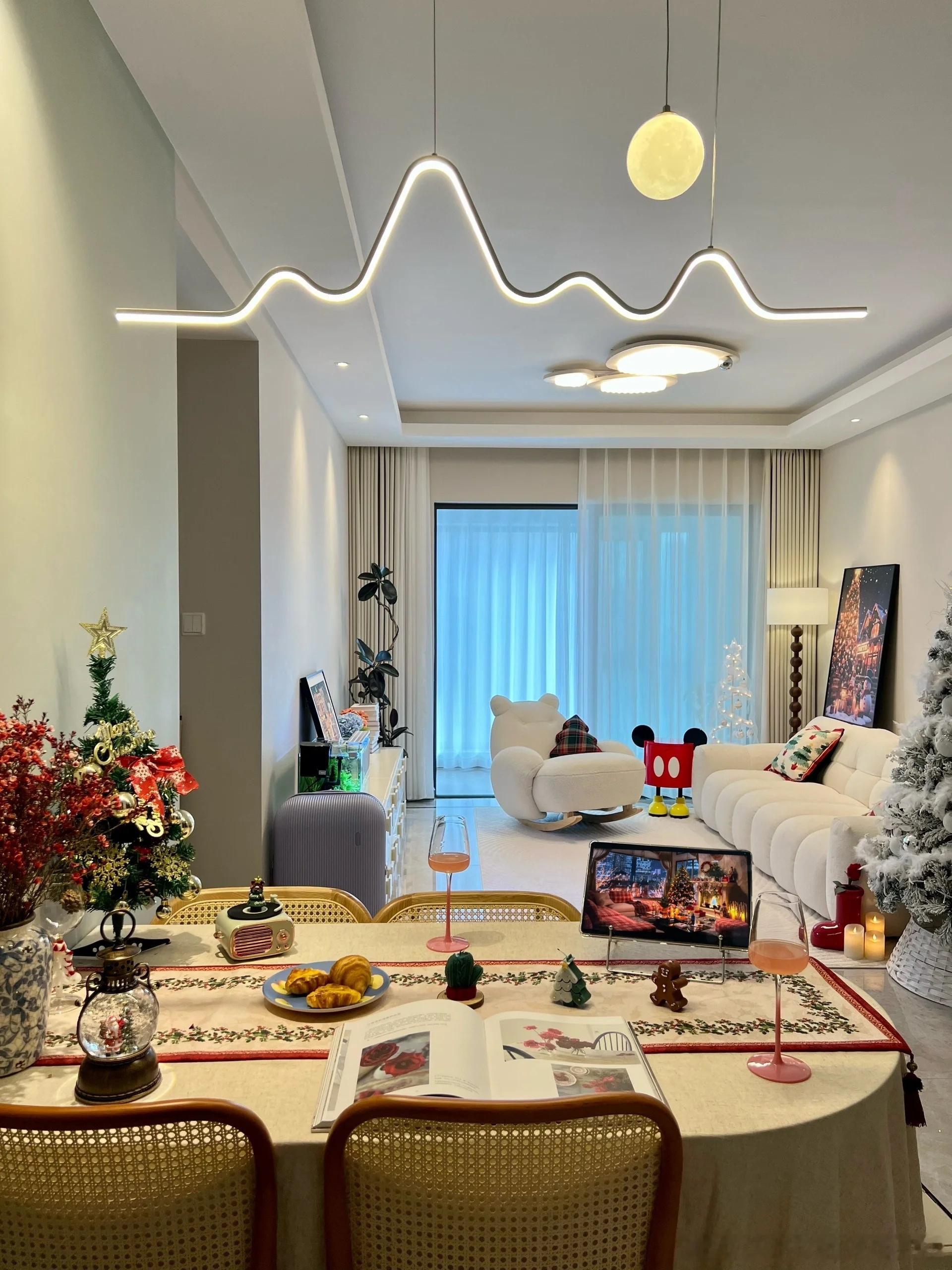 越秀海珠的老破小，怎么装出“高级感”？🏠✨住在广州老城区，地段好、烟...