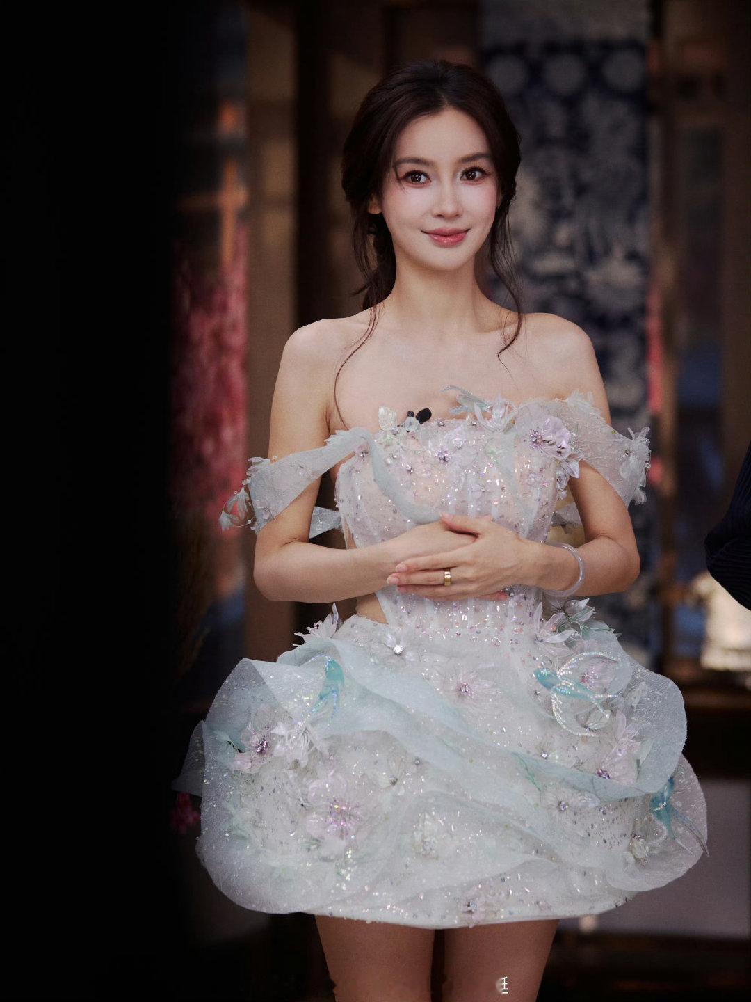 yy#杨颖#yy #angelababy#yy#杨颖君琦罗#

能出现在草稿纸上的名字都意义非凡.𝒯𝒽𝓮 𝓃𝒶𝓂𝓮𝓈 𝓉𝒽𝒶𝓉 𝒸𝒶𝓃 𝒶𝓅𝓅𝓮𝒶𝓇 𝓸𝓃 𝓉𝒽𝓮 𝒹𝓇𝒶𝒻𝓉 𝓅𝒶𝓅𝓮𝓇 𝓂𝓮𝒶𝓃 𝒶 𝓁𝓸𝓉

​