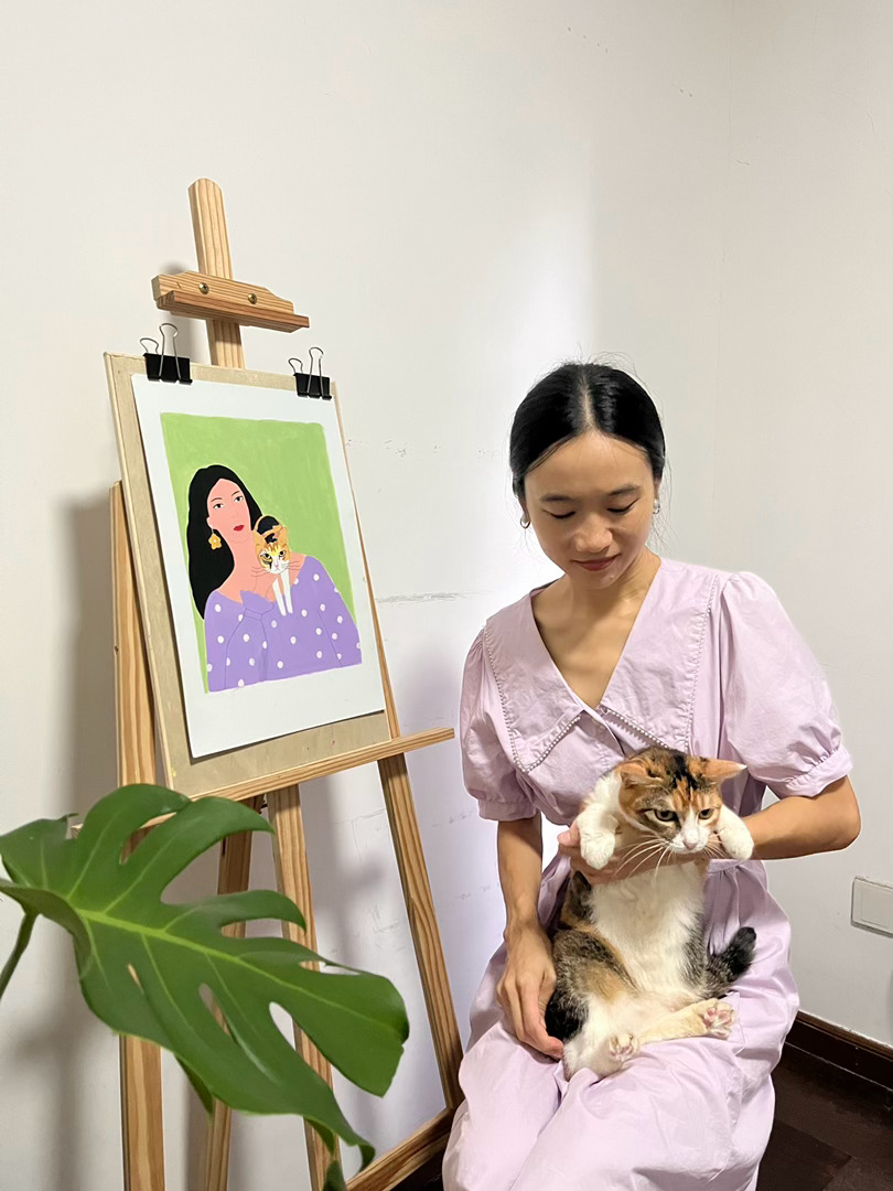 最近一个多月，我一直在小区里投喂流浪小猫。

它们无家可归，三餐不定，风餐露宿，在人群的缝隙里小心翼翼活着。我家里已经养了猫咪，没办法全部收留，只能尽一点微薄的心意，每天给它们一口吃的、一点温暖。

中午去喂流浪猫，被一个女士看见了。

她捡起石头，朝猫砸过去，嘴里骂着：“打死它们！” ​