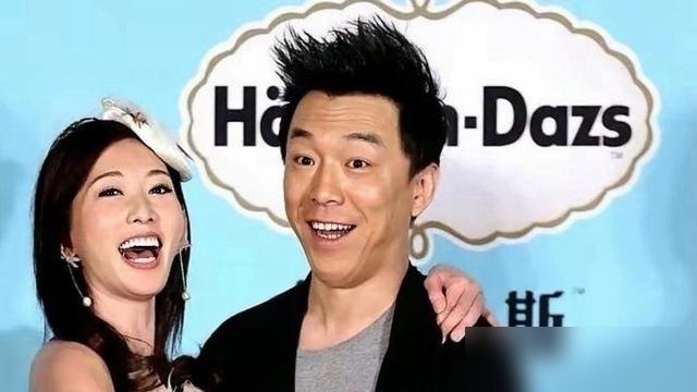 小S当众在镜头前给黄渤下套：“林志玲跟你拍完吻戏，回家足足吐了一个月吧？”



台下都在等看笑话，黄渤脸色都没变，慢悠悠接了一句：“是吐了，但那是看了你的戏之后的事。”

小S不甘心，非逼着他拿自己跟林志玲比个高低。

黄渤一件件摆出来盘：从身材、样貌比到修养和学识，最后轻飘飘落下一锤：

“但要