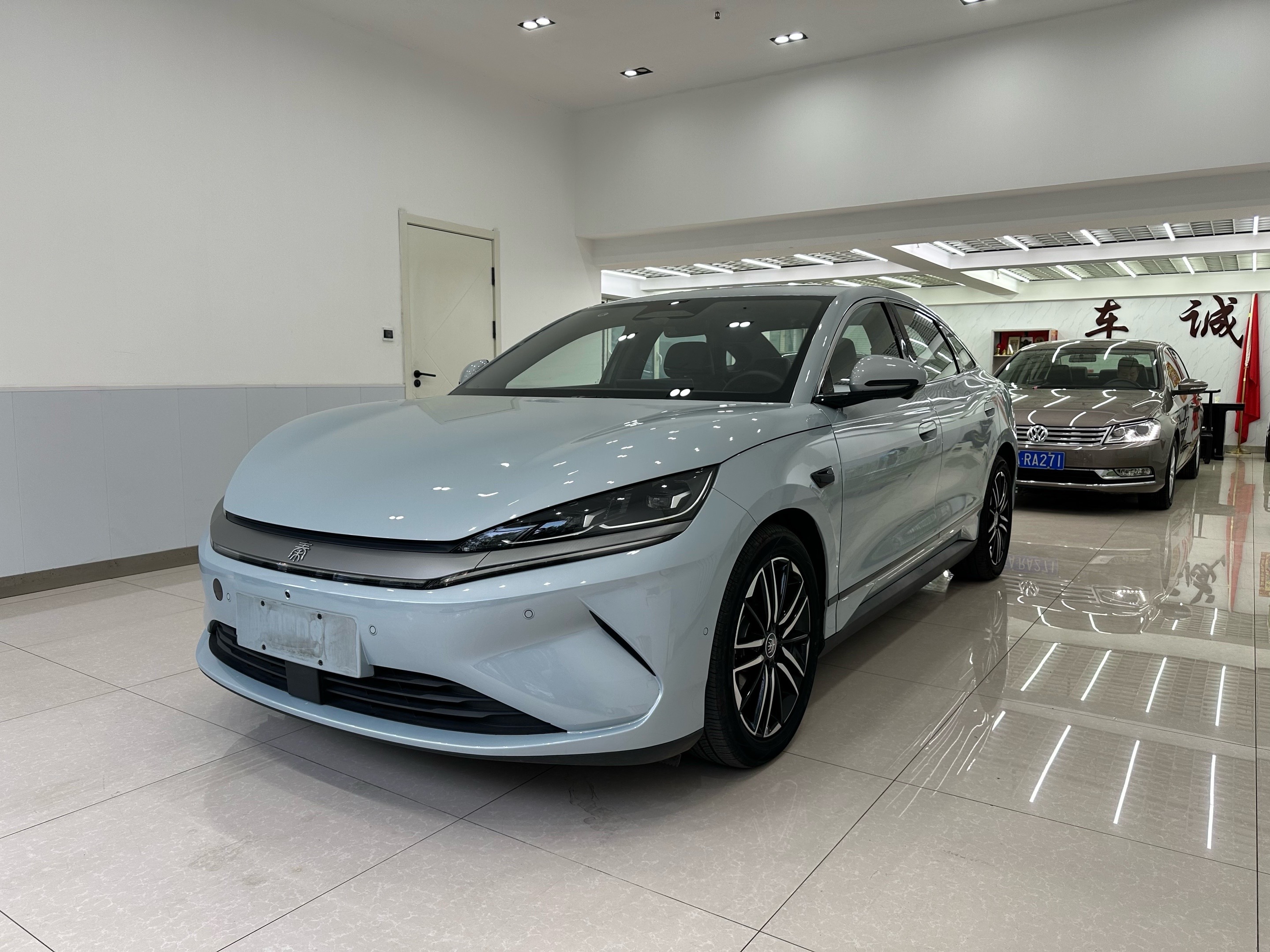 比亚迪 秦L 2025款 EV 545卓越型，纯电续航500多公里