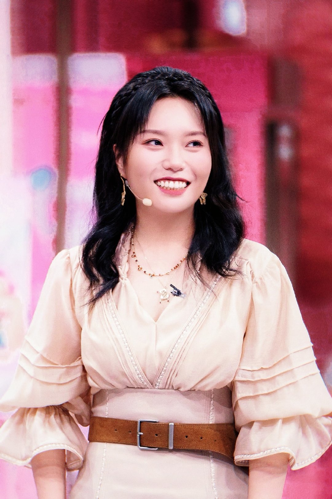 她的睫毛～弯的嘴角～#李雪琴[超话]# ​