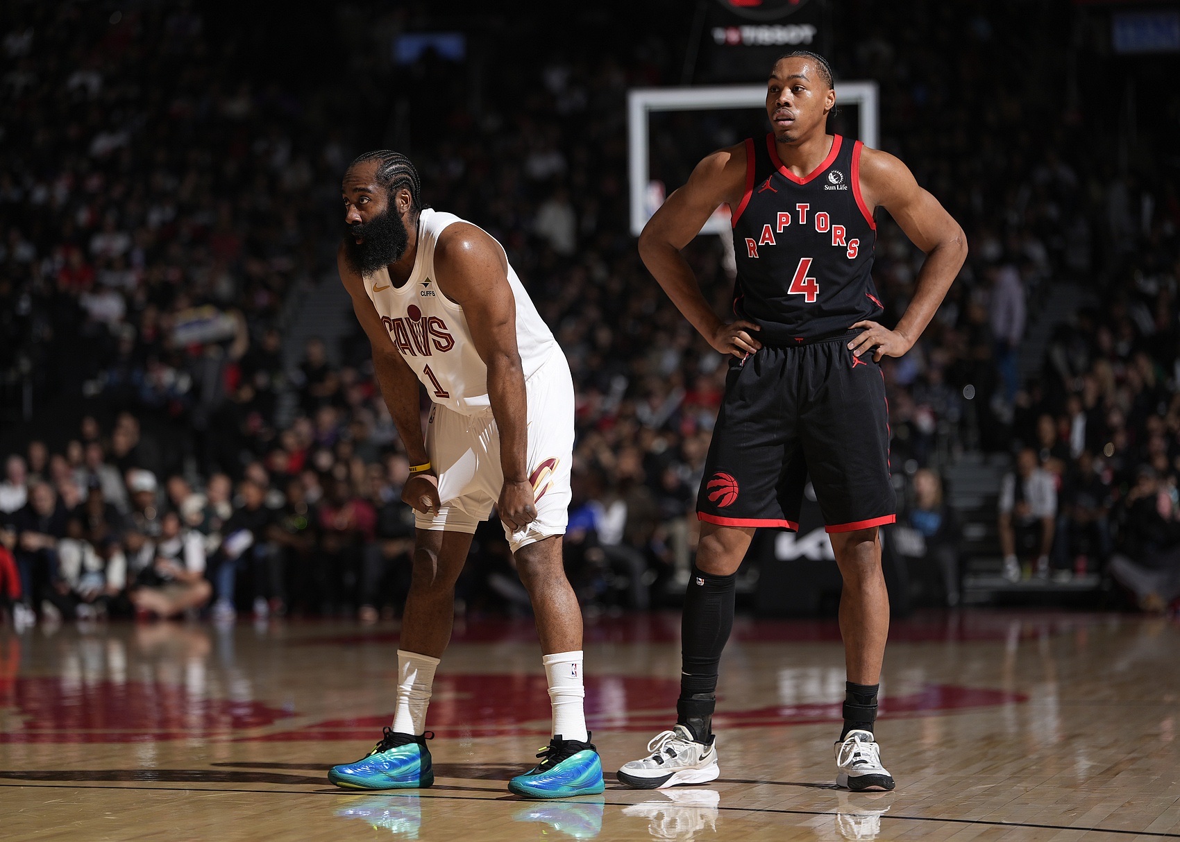 哈登一下场，骑士这些球员全不会打球了，在场上完全找不着北！ 第三节还剩...