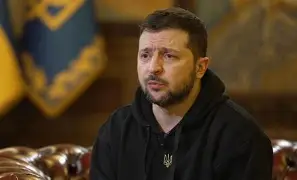 泽连斯基终于醒悟：莫斯科盯的是地图，美欧盯的是账本。克里米亚被拿走，乌东在缩水，美国610亿军援、欧盟500亿基金里，170亿赠款、330亿贷款。




前线每天烧弹药，后方每天添账单，乌克兰到底为谁而战？这代价谁来还？




9月22日，纽约联大会议间隙，乌克兰总统泽连斯基与美国总统特朗普坐下