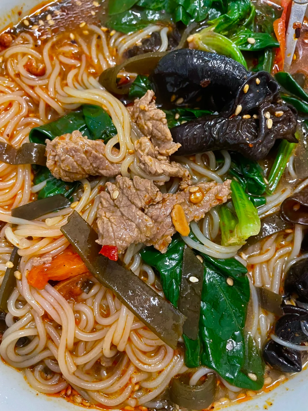 多少个晚上靠它掉秤！！牛肉番茄米线绝了👍🏻