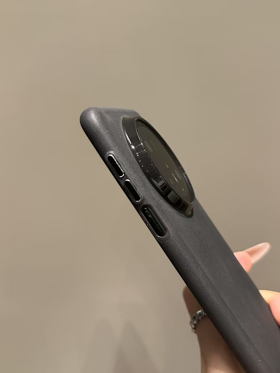 华为Mate80｜轻薄不粘指纹的软壳手感绝了～