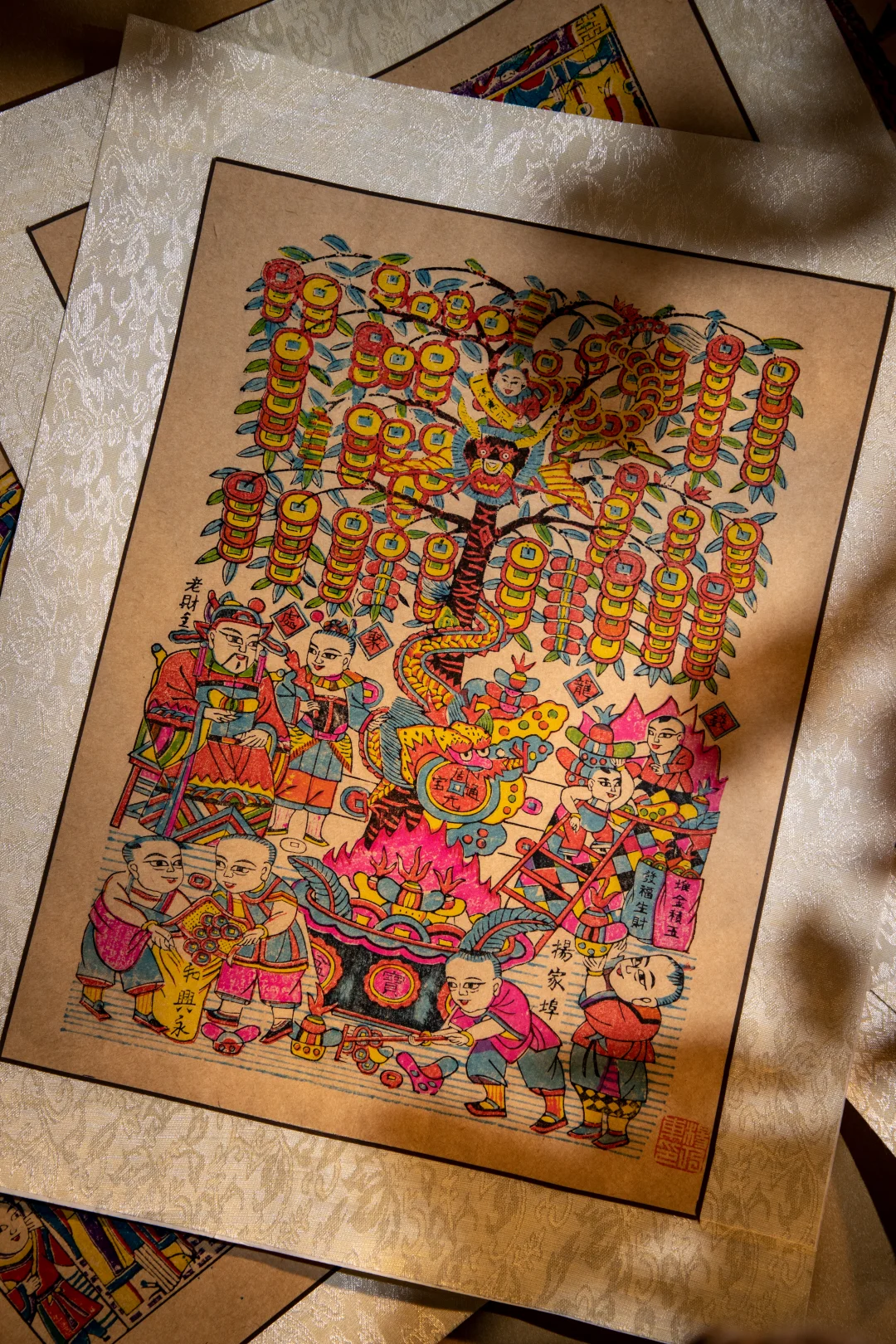 “因为，中国的木版年画被看见了”