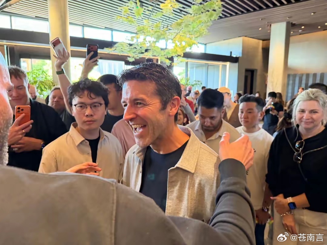操盘过Mac芯片转型，也打磨出AirPods Pro。外界盼着他带来...