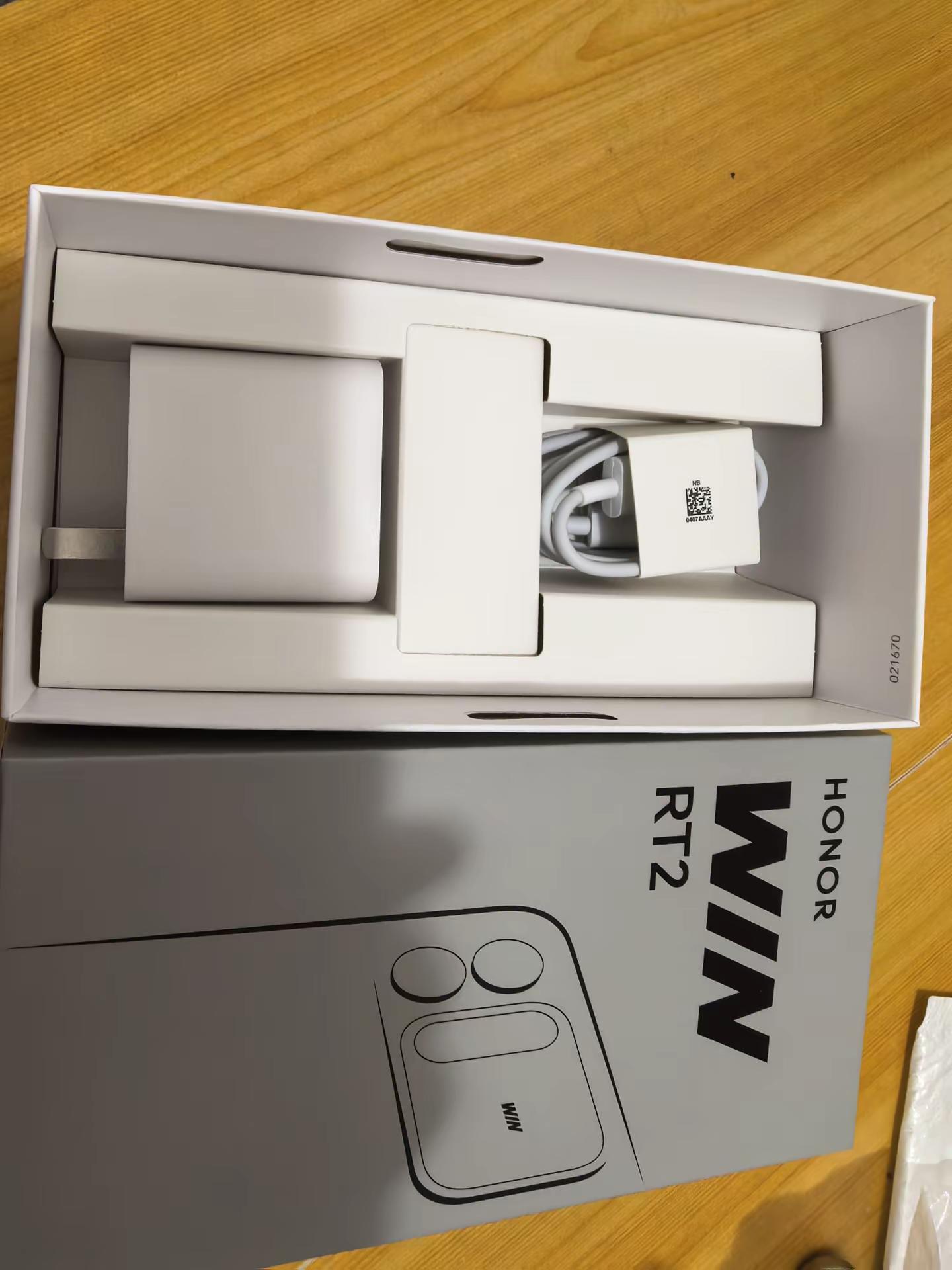 荣耀WIN2系列。手机已到手，屏幕2K屏显示效果细腻。大电池满级续航游戏无压力。荣耀WIN RT 2