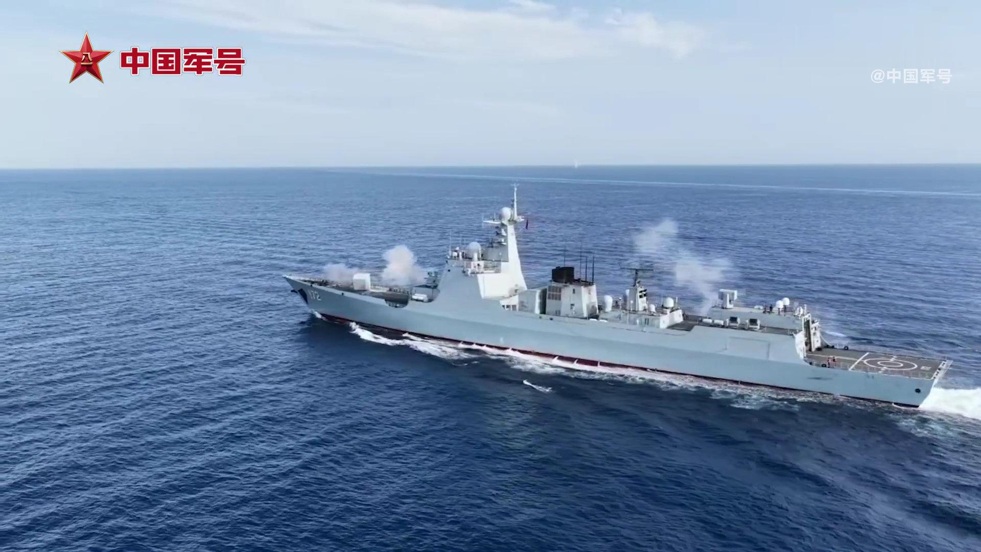 052D首舰昆明舰在亚丁湾

130主炮射击多视角可还行

#烽火问鼎计划##中国海军# ​