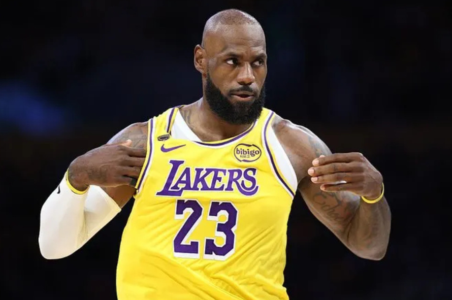 ESPN：老詹比历史任何球员都拥有更多经验，将带来赢球习惯   美媒F...