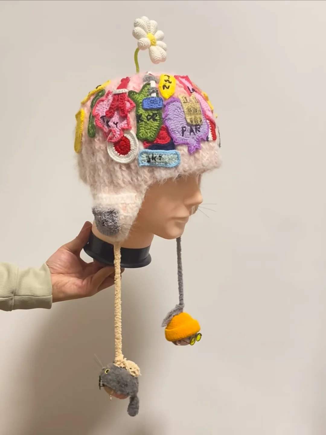 中粉就是🐮！送权志龙的帽子太可爱了吧