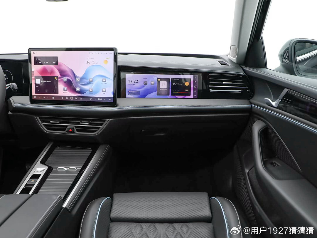 #黄金超混满电出发##一汽大众黄金超混重磅上市# 一汽 - 大众迈腾 PHEV 汇聚黄金超混技术，以出众能效、细腻驾控与前沿智能，重塑中型插混轿车价值标杆。

能效层面，新车搭载黄金 2.0 超混动力，配备 1.5T EA211 EVO I 混动专用发动机，动力系统精密调校，兼顾强劲输出与低能耗。超长综合续航，告别里 ​