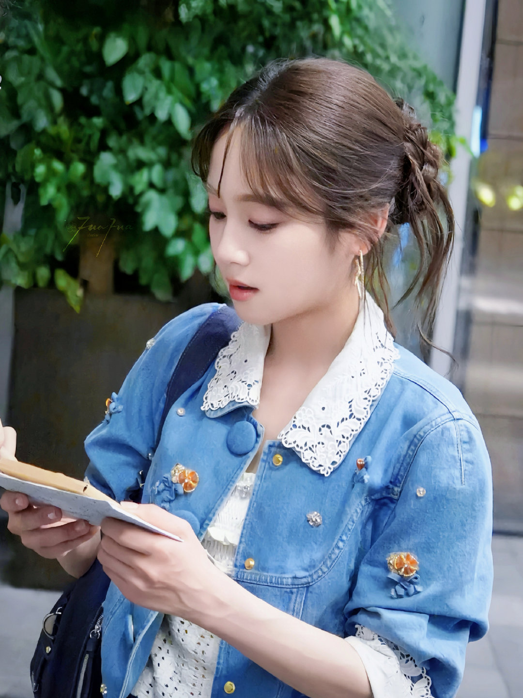 #王可直播说西语##王可为了花少学的西语# 真的很好奇，王可身上到底还藏着多少我们没发现的隐藏技能。这份踏实又用心的态度，太圈粉了！#花儿与少年# ​