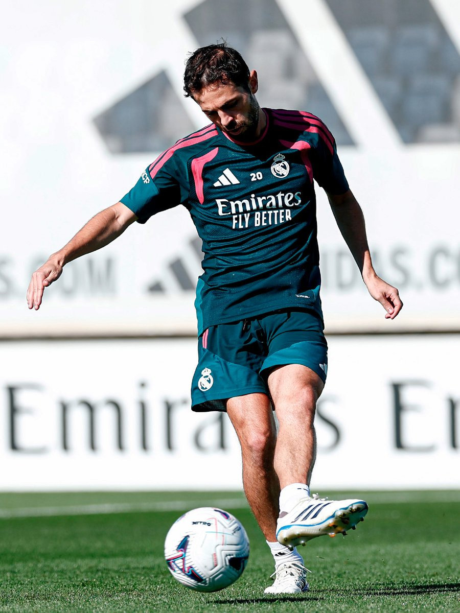 争分夺秒，继续备战🤍

目标马拉加，全力以赴💪

#皇马[超话]##halamadrid# ​​​​